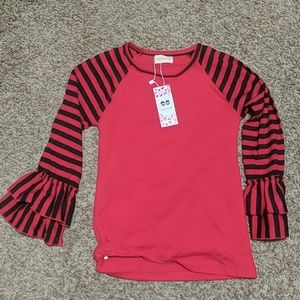 Ruffled sleeve raglan